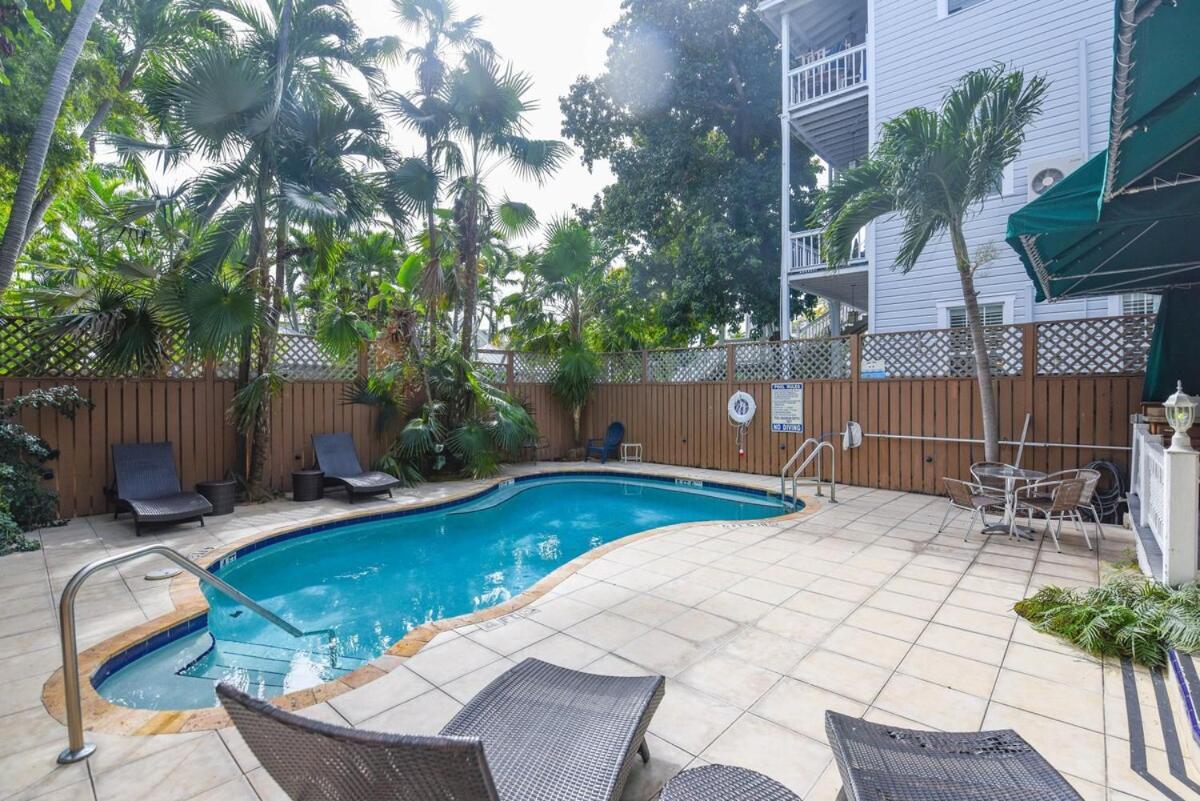 Curry House - Pool, King Bed & Balcony! Room 7 Key West Exteriör bild