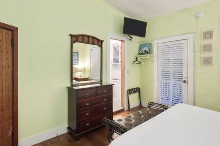 Curry House - Pool, King Bed & Balcony! Room 7 Key West Exteriör bild