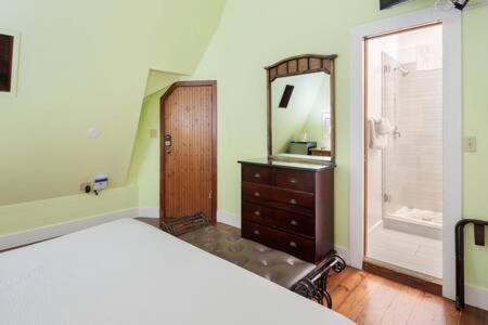 Curry House - Pool, King Bed & Balcony! Room 7 Key West Exteriör bild
