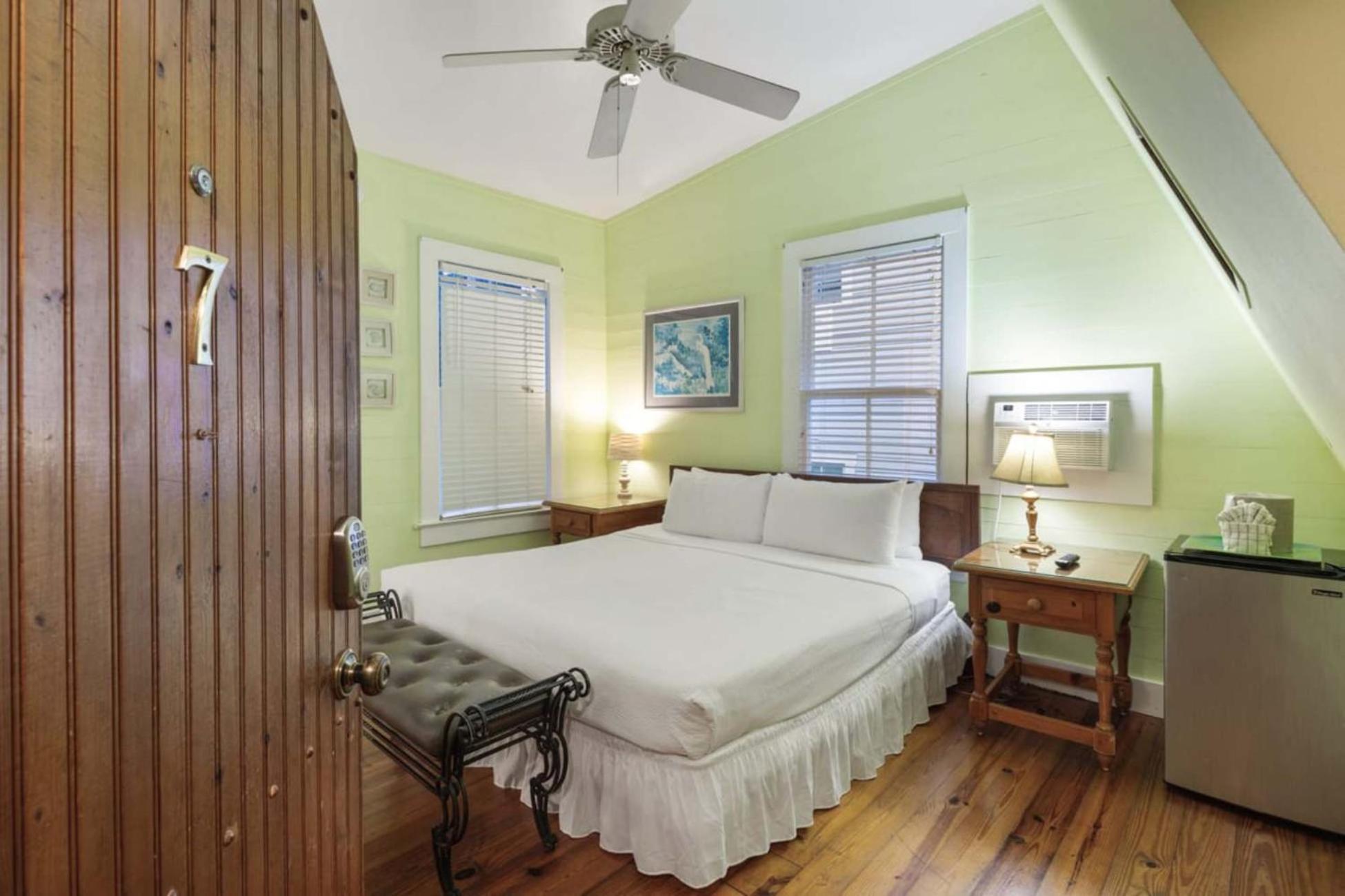 Curry House - Pool, King Bed & Balcony! Room 7 Key West Exteriör bild